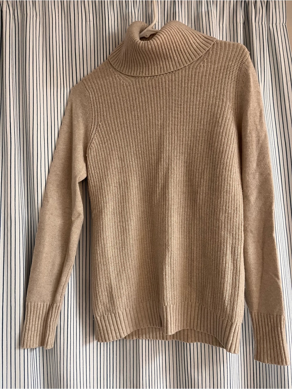 Banana Republic Beige Ribbed Turtleneck Cashmere/Wool Sweater